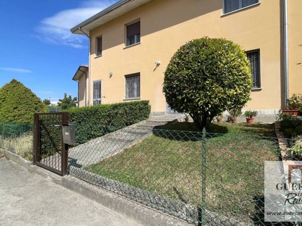casa indipendente in vendita a Cento in zona Corporeno