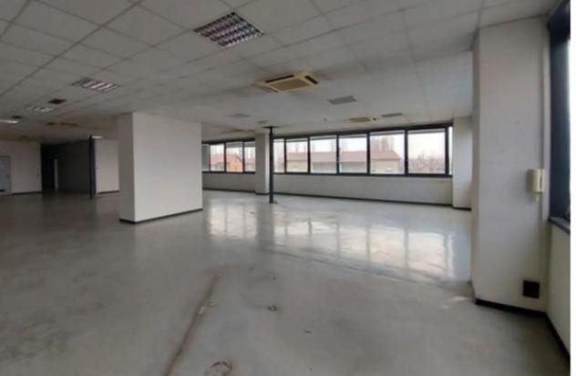 ufficio in vendita a Cento