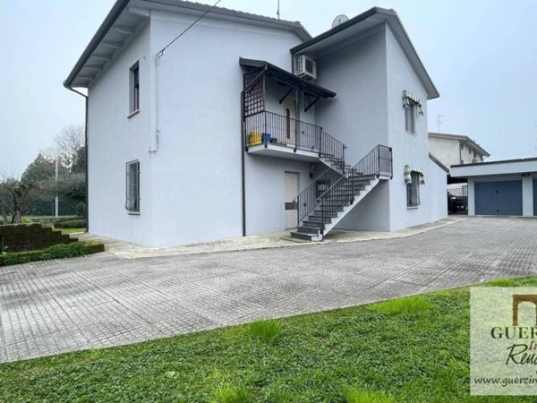 casa indipendente in vendita a Cento in zona Reno Centese