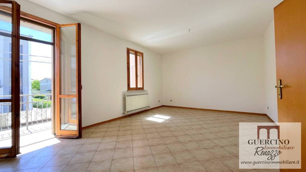 appartamento in vendita a Cento in zona Renazzo