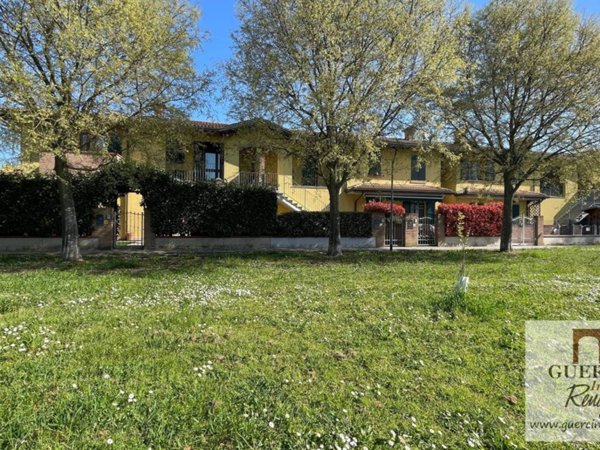 casa indipendente in vendita a Cento in zona Renazzo