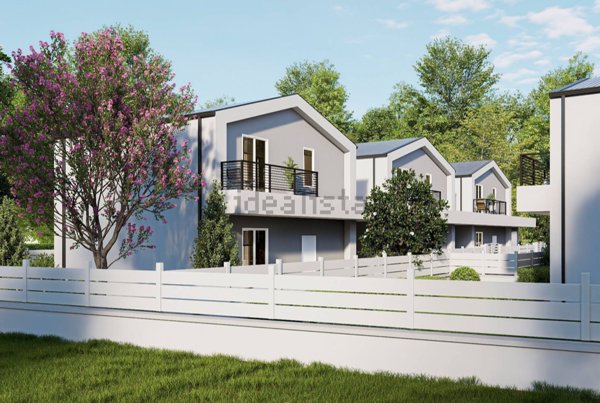 casa indipendente in vendita a Cento