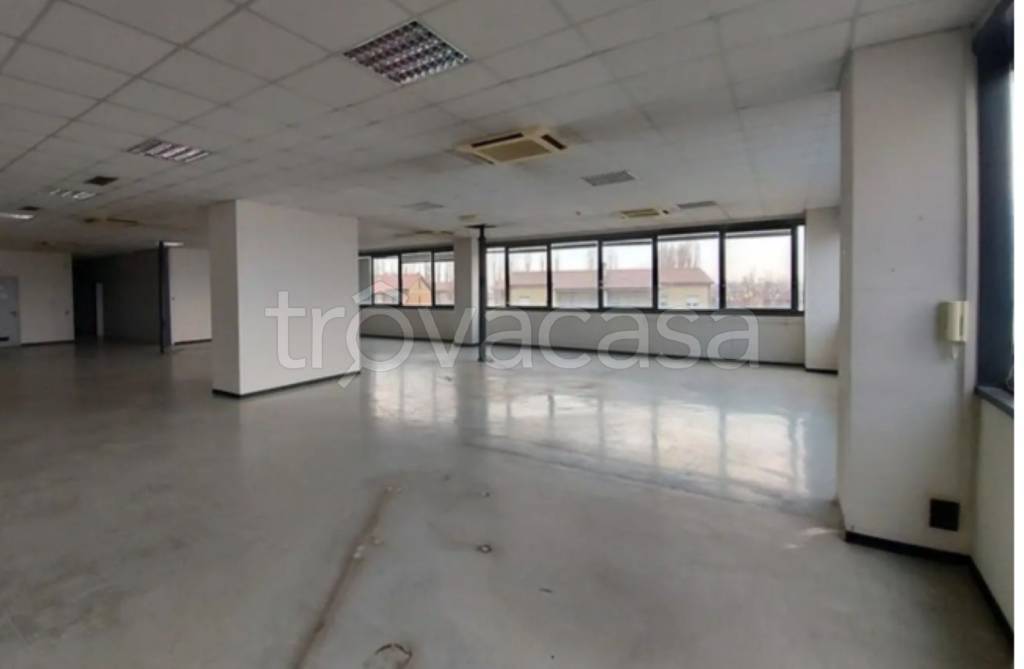 ufficio in vendita a Cento