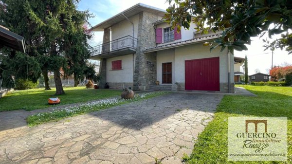 casa indipendente in vendita a Cento