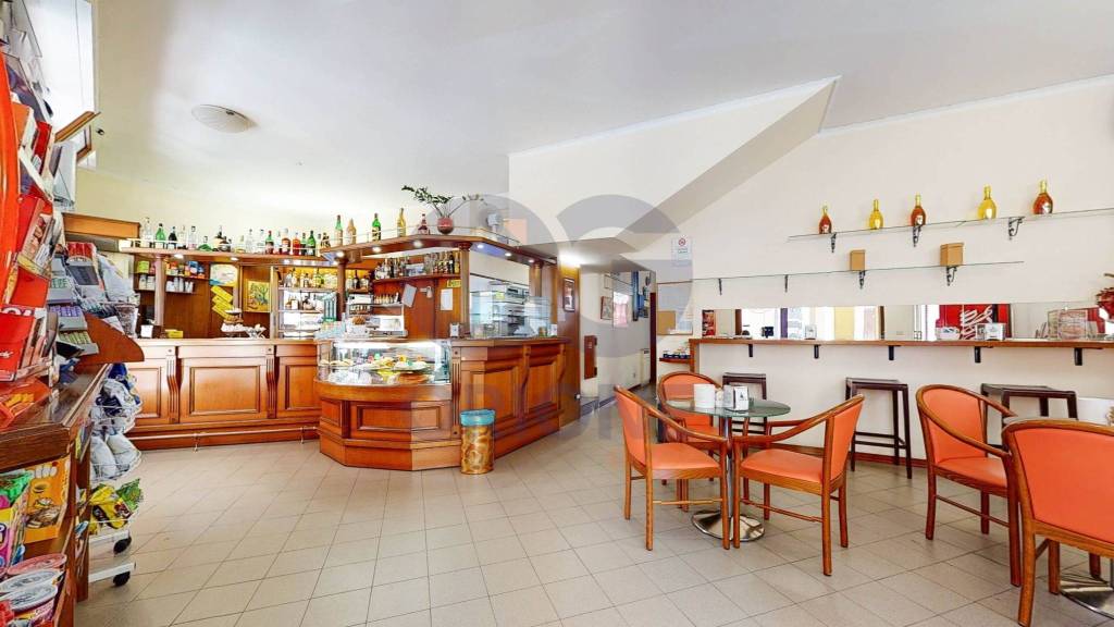 negozio in vendita a Cento