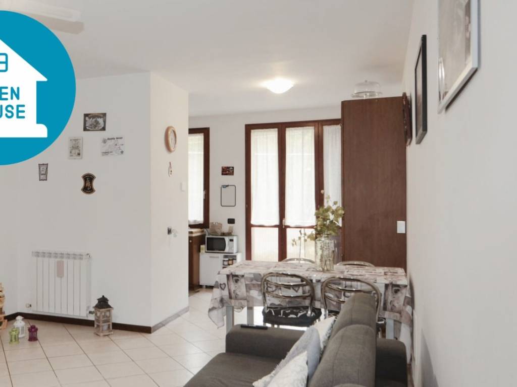appartamento in vendita a Cento in zona Casumaro