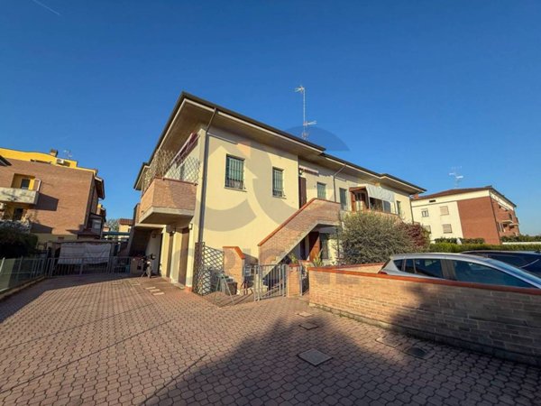 appartamento in vendita a Cento in zona Renazzo