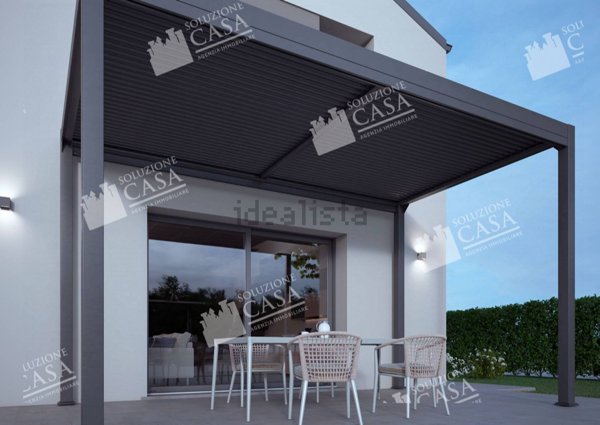 casa indipendente in vendita a Cento