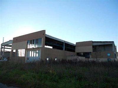 capannone in vendita a Cento