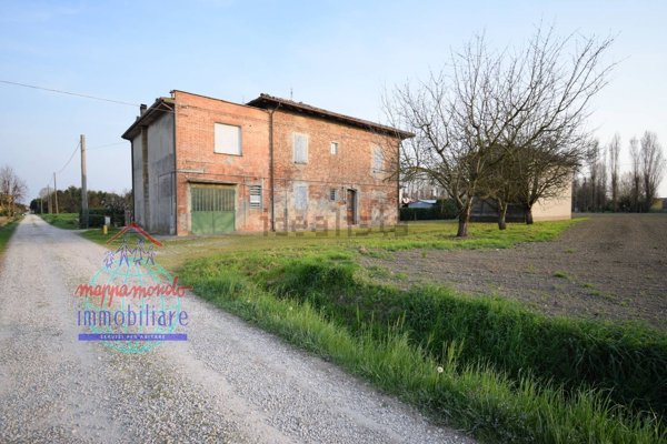 casa indipendente in vendita a Cento in zona XII Morelli