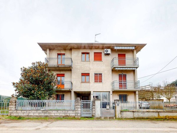 casa indipendente in vendita a Cento in zona Molino Albergati