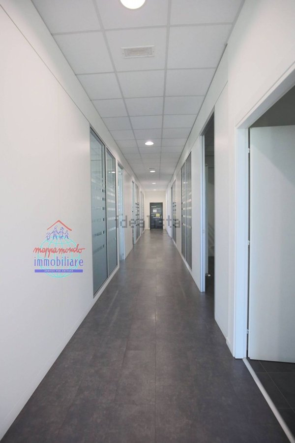 capannone in vendita a Cento