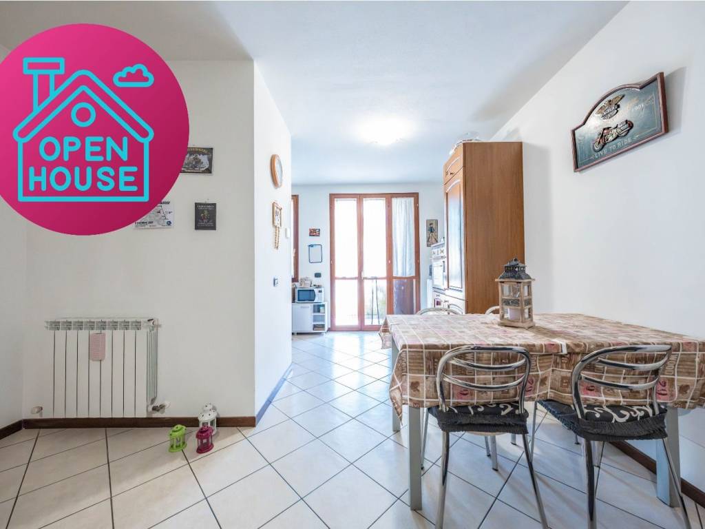 appartamento in vendita a Cento in zona Casumaro