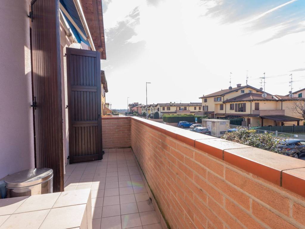 appartamento in vendita a Cento in zona Renazzo