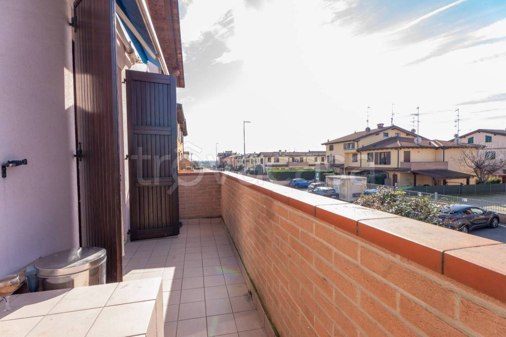 appartamento in vendita a Cento in zona Renazzo