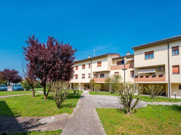 appartamento in vendita a Cento
