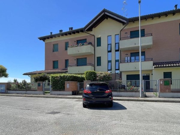 appartamento in vendita a Cento in zona Buonacompra