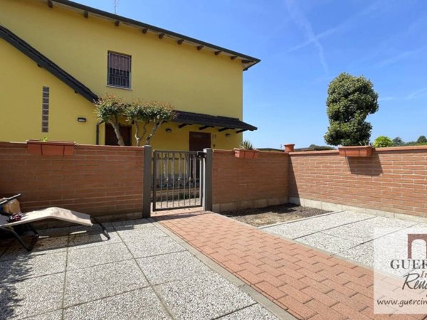 casa indipendente in vendita a Cento in zona Renazzo