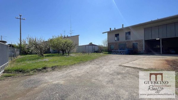 terreno edificabile in vendita a Cento in zona Renazzo