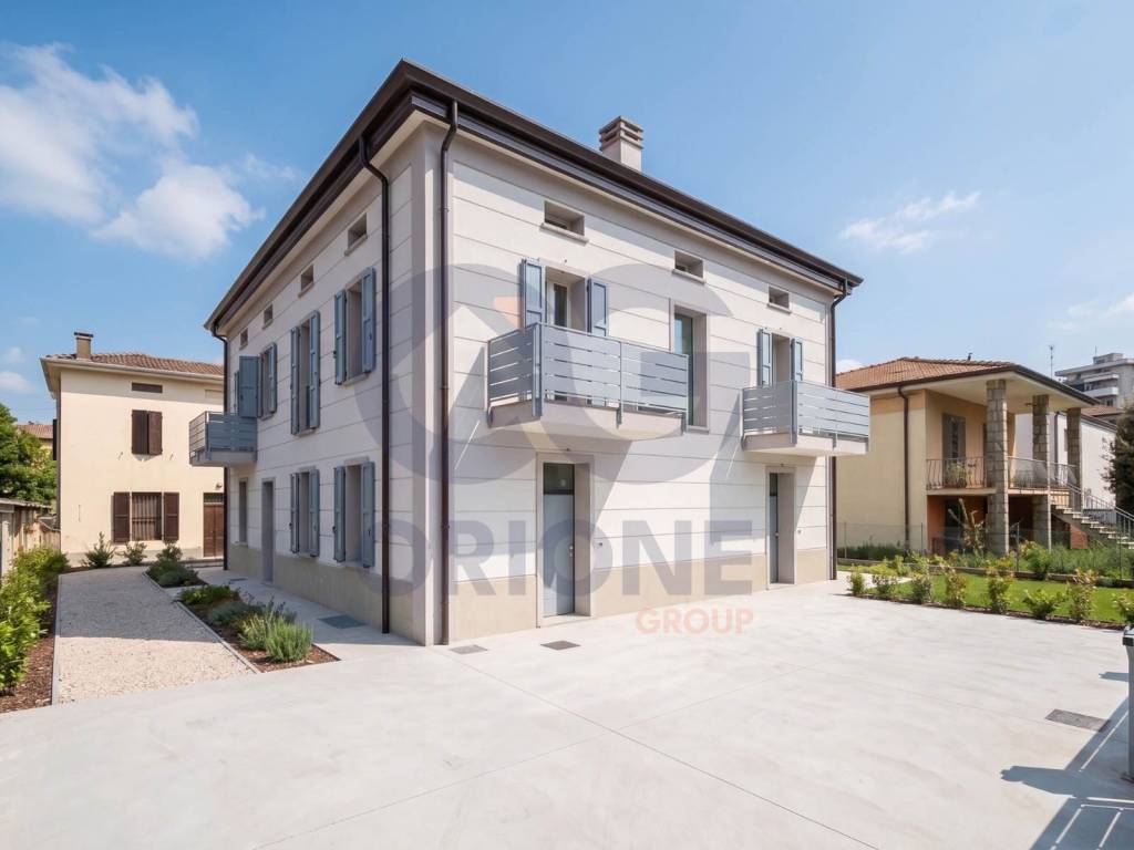 casa indipendente in vendita a Cento