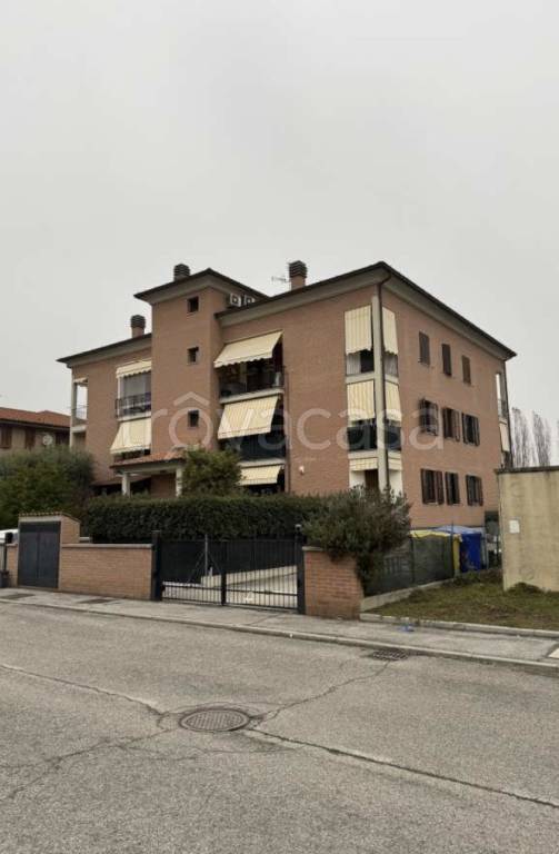 appartamento in vendita a Cento in zona Renazzo