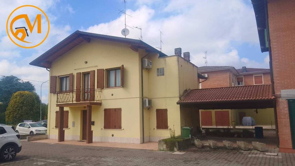 appartamento in vendita a Cento in zona XII Morelli