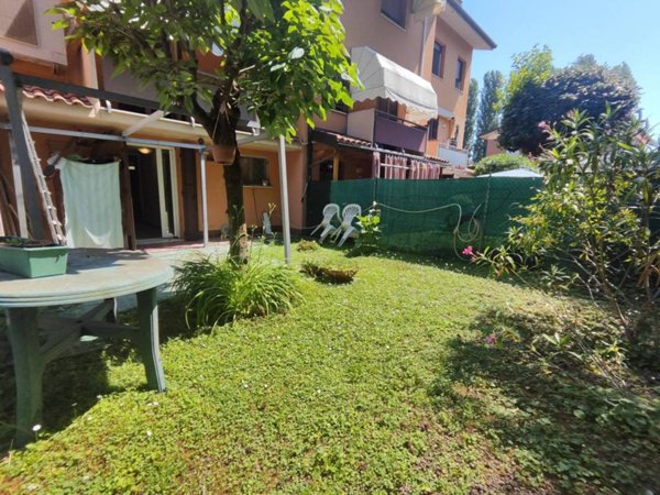 casa indipendente in vendita a Cento
