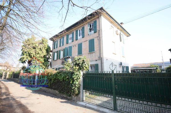 casa indipendente in vendita a Cento in zona Casumaro