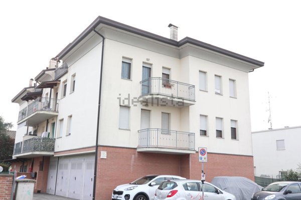 appartamento in vendita a Cento in zona Crocetta