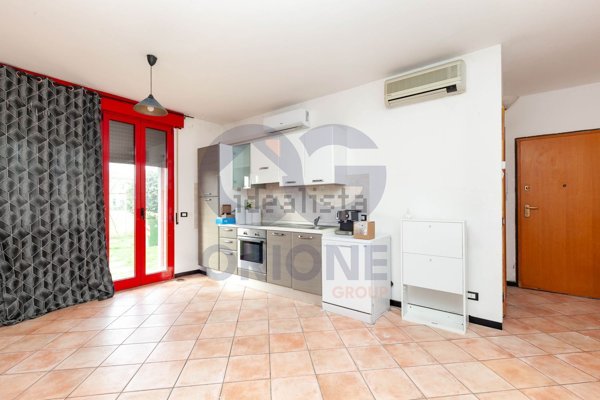 appartamento in vendita a Cento in zona Casumaro