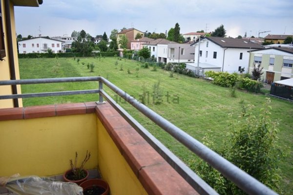 appartamento in vendita a Cento in zona Crocetta