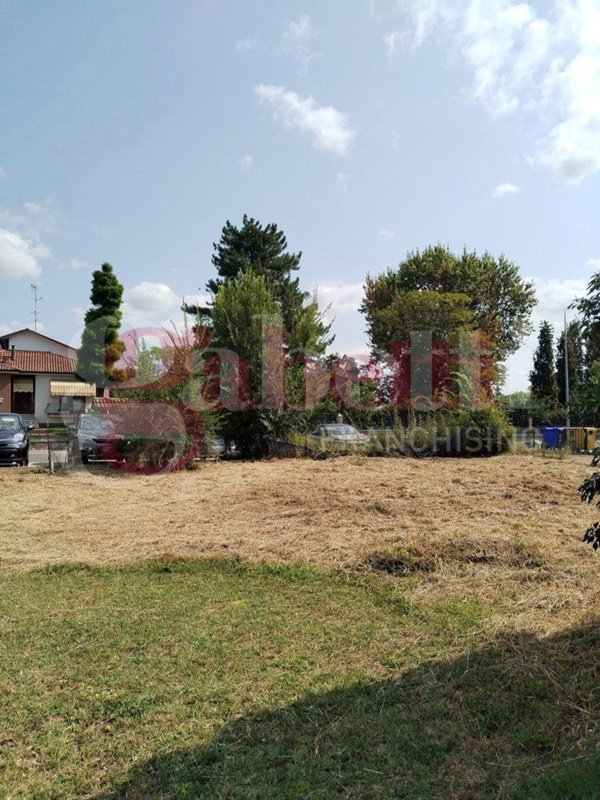casa indipendente in vendita a Cento