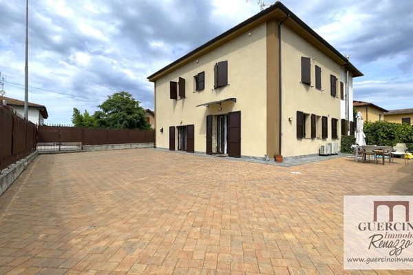 casa indipendente in vendita a Cento in zona XII Morelli