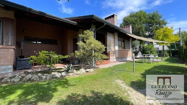 casa indipendente in vendita a Cento in zona XII Morelli