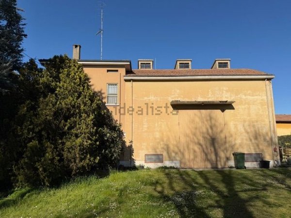 casa indipendente in vendita a Cento in zona Corporeno