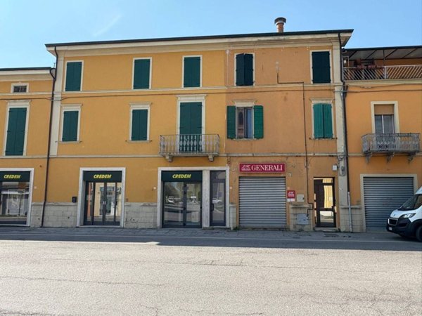 ufficio in vendita a Cento