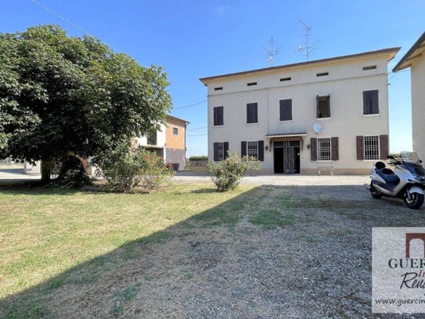 casa indipendente in vendita a Cento in zona XII Morelli