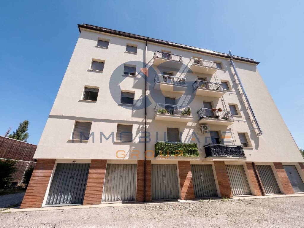 appartamento in vendita a Cento in zona Renazzo