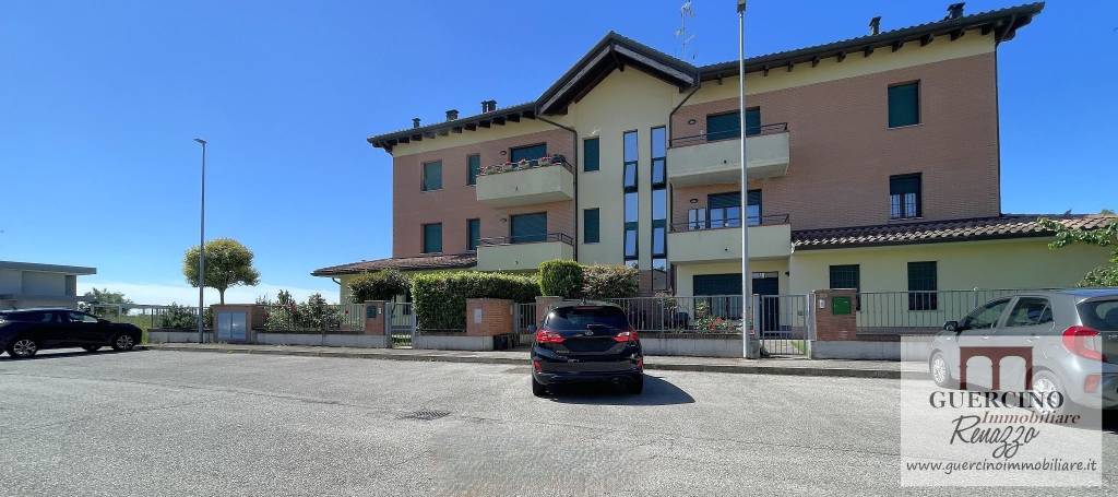appartamento in vendita a Cento in zona Buonacompra