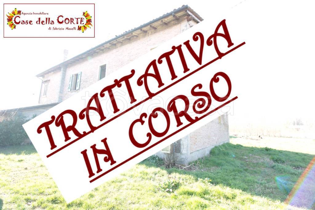 casa indipendente in vendita a Cento