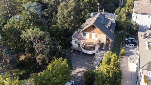 casa indipendente in vendita a Cento