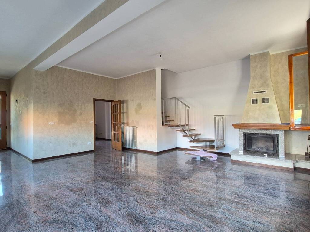 casa indipendente in vendita a Cento in zona Renazzo