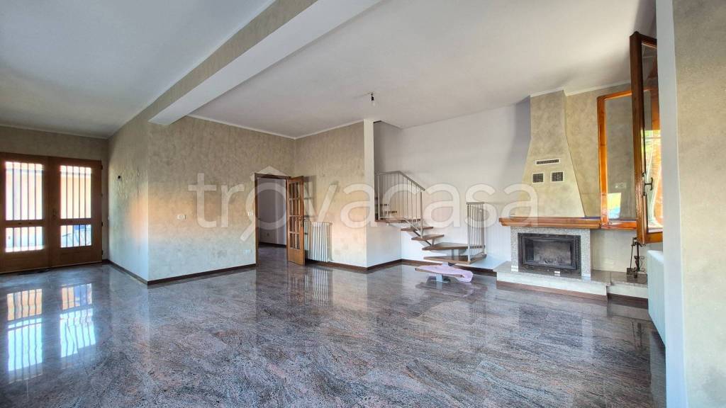 casa indipendente in vendita a Cento in zona Renazzo