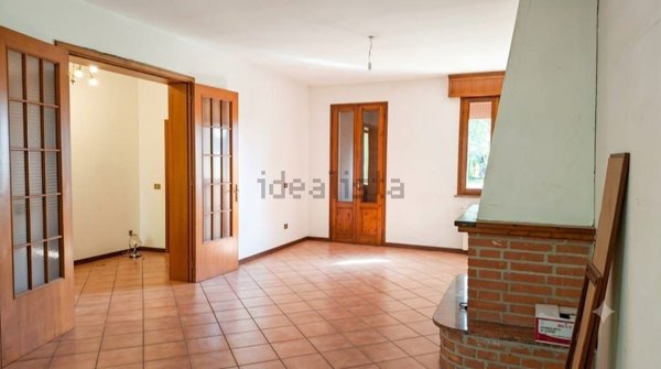 casa indipendente in vendita a Cento in zona Casumaro