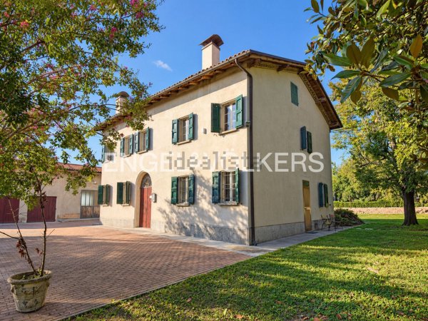 casa indipendente in vendita a Cento in zona Renazzo