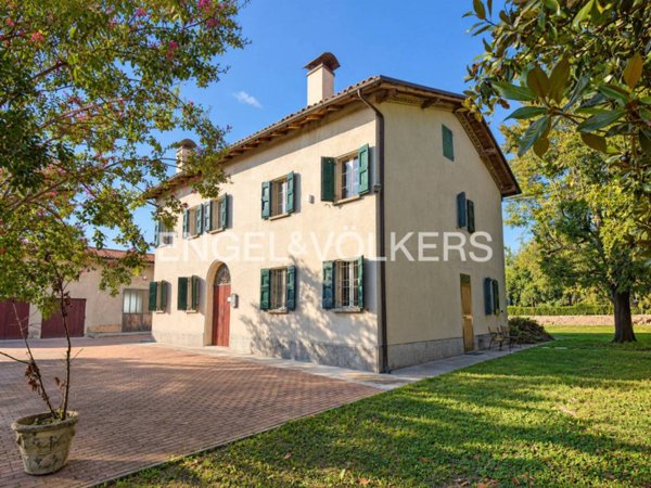 casa indipendente in vendita a Cento in zona Renazzo