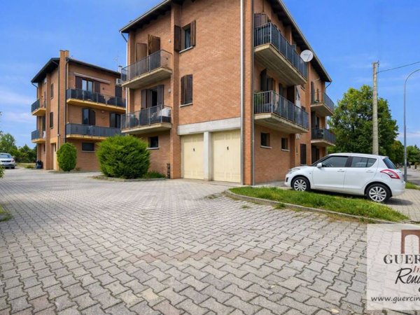 appartamento in vendita a Cento in zona XII Morelli