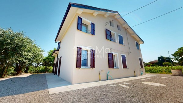 casa indipendente in vendita a Cento in zona XII Morelli