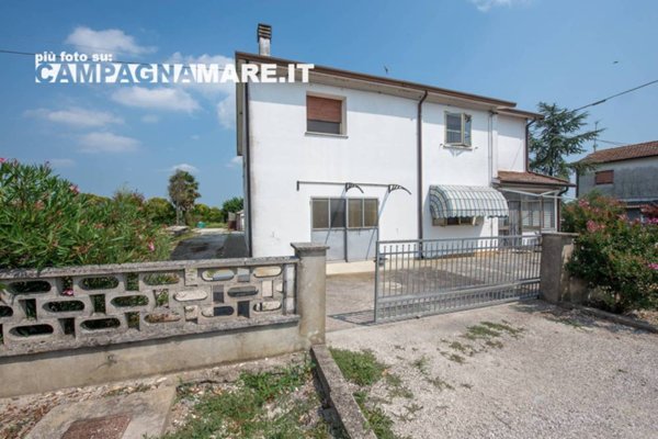 casa indipendente in vendita a Codigoro in zona Mezzogoro
