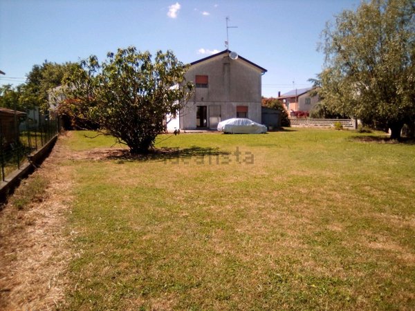 casa indipendente in vendita a Codigoro in zona Volano